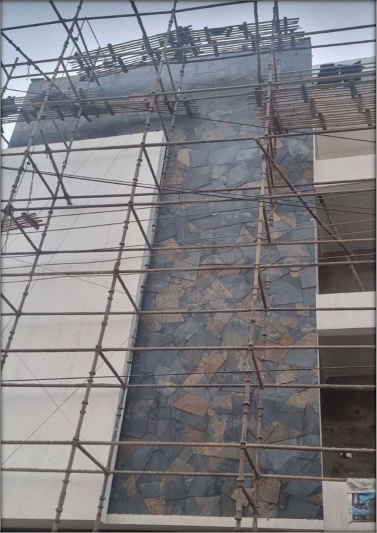 Multi Random Stone installed, Random Natural Stone Blend cladding